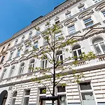 My City Apartment- Vienna Artroom