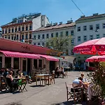My City Apartment- Vienna Artroom