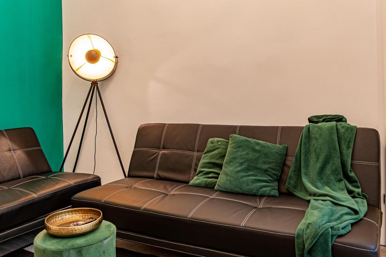 My Apartment- Artroom * Vienne